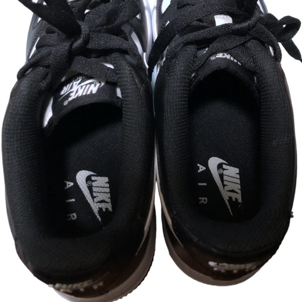 NIKE Air Force 1 Black & White Youth/Kids Size 5.5 - Picture 5 of 9